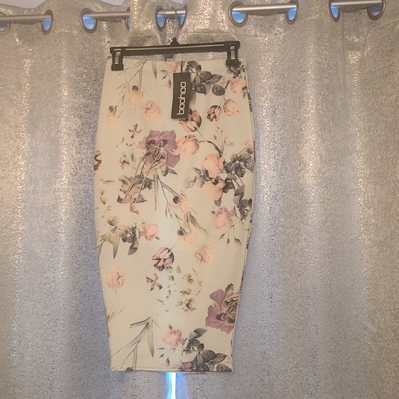 Floral Midi Skirt (4 for $50 - Bundle) - Picture 5 of 5